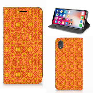 Apple iPhone Xr Hoesje met Magneet Batik Oranje