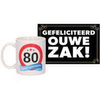 Verjaardag cadeau mok/beker 80 jaar print 300 ml + A5-size wenskaart ouwe zak