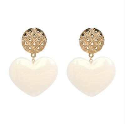 Perzik hart oorbellen retro serie acryl Stud Oorbellen voor vrouwen (wit)