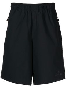 Moncler short de sport à logo imprimé - Noir