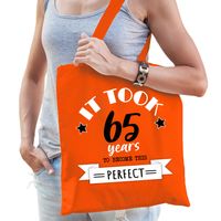 Cadeau tas voor dames - 65 en perfect - oranje - katoen - 42 x 38 cm - vijfenzestig - shopper