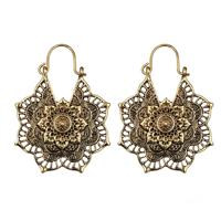 Vintage etnische stijl metalen opengewerkte bloem bloem oorbellen Boheemse gesneden Earrings(Gold)