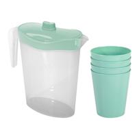 Waterkan/sapkan met deksel groen - 2,5 liter - kunststof - met 4x stuks kunststof glazen 300 ml