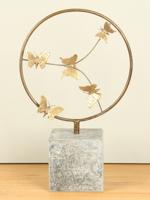 Bronzen sculptuur ring met 5 messing vlinders, Ø 32 cm Bronzen sculptuur ring met 5 messing vlinders, Ø 32 cm