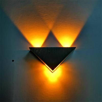 3W aluminium driehoek wand lamp Home verlichting indoor buiten decoratie licht AC 85-265V (geel licht)