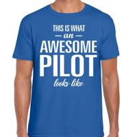 Cadeau T-shirt voor heren - blauw - this is what an awesome pilot looks like - verjaardag - beroep