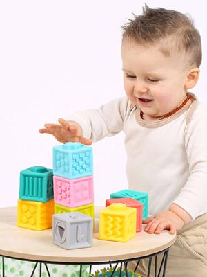 Set van 9 nestbare kubussen - LUDI meerkleurig