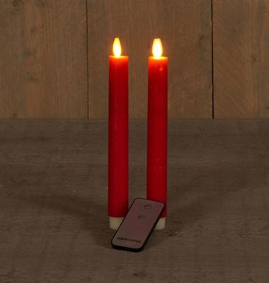 B.o. 2pcs rustiek rood wax diner kaars 23cm bew. vlam met afstands bediening 2xaa - Annas collection