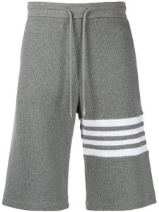 Thom Browne short de sport en maille gaufrée à 4 bandes - Gris