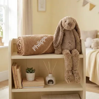 Badcape of Badjas met naam en knuffel Rabbit Richie