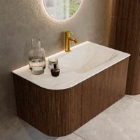 Badmeubel Mondiaz Kurve-Dlux | 85 cm | Meubelkleur Walnut | Wastafelkleur Ostra | Solid surface | Rechts spoelbak | 1 kraangat