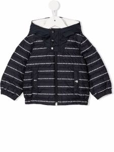 Moncler Enfant veste matelassée à logo imprimé - Bleu