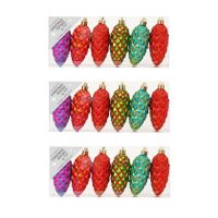 18x stuks kunststof kersthangers dennenappels gekleurd 9 cm kerstornamenten