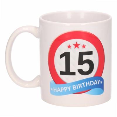 15 jaar Verjaardag koffiemok - cadeau beker - stopbord print - 300 ml - keramiek - wit 15 jaar Verjaardag koffiemok - cadeau beker - stopbord print - 300 ml - keramiek - wit