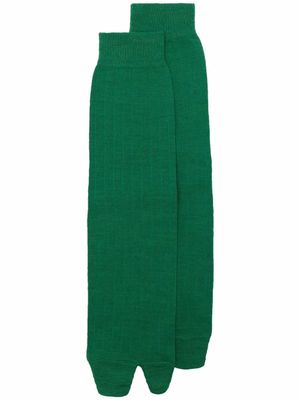 Maison Margiela chaussettes nervurées à bout Tabi - Vert