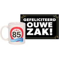 Verjaardag cadeau mok/beker 85 jaar print 300 ml + A5-size wenskaart ouwe zak - thumbnail