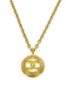 CHANEL Pre-Owned collier à pendentif médaillon CC (années 1990-2000) - Or