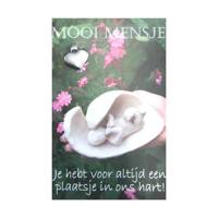 Mooi Mens Wenskaartje Je Hebt Voor Altijd Een Plaatsje In Ons Hart! Mooi Mens Wenskaartje Je Hebt Voor Altijd Een Plaatsje In Ons Hart!