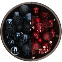 74x stuks kunststof kerstballen mix van donkerblauw en donkerrood 6 cm