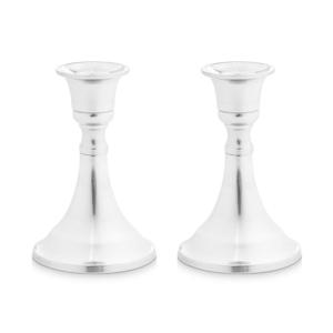 Kaarsen kandelaar van decoratief metaal - 2x - voor dinerkaarsen - zilver - D8 x H11 cm