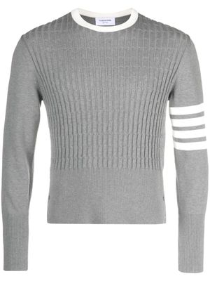 Thom Browne pull en maille torsadée à 4 bandes signature - Gris