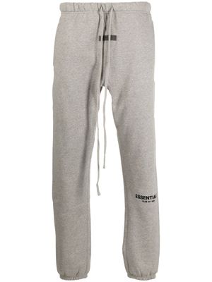 FEAR OF GOD ESSENTIALS pantalon de jogging à logo imprimé - Gris