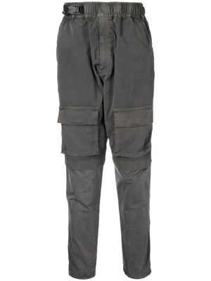 The Viridi-Anne pantalon ceinturé à poches cargo - Gris