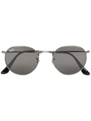 Ray-Ban lunettes de soleil teintées à monture ronde - Noir