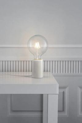 Kleine witte tafellamp met E27 fitting en schakelaar Nordlux Siv