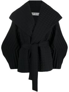 Issey Miyake manteau plissé à boutonnière croisée - Noir