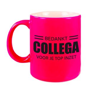 1x stuks collega cadeau mok / beker neon roze bedankt collega voor je top inzet