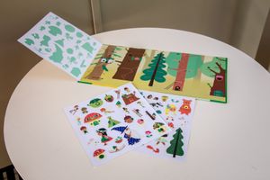 Herpositioneerbare stickers Het magische bos DJECO meerdere kleuren