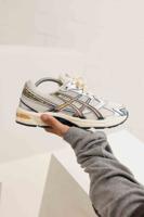 Asics Gel-1130 Sneakers Unisex Gebroken Wit/Bruin - Maat 43.5 - Kleur: Gebroken WitBruin | Soccerfanshop