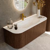 Badmeubel Mondiaz Kurve-Dlux | 120 cm | Meubelkleur Walnut | Wastafelkleur Ostra | Solid surface | Midden spoelbak | 1 kraangat Badmeubel Mondiaz Kurve-Dlux | 120 cm | Meubelkleur Walnut | Wastafelkleur Ostra | Solid surface | Midden spoelbak | 1 kraangat