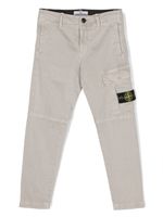 Stone Island Junior pantalon cargo à patch Compass - Gris - thumbnail