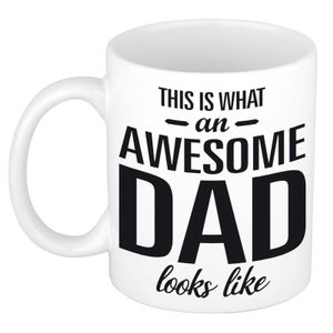 Awesome dad cadeau mok / beker voor Vaderdag 300 ml