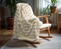Primaviera Deluxe Pom Rabbit Fur plaid Beige 150 x 200 cm