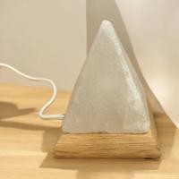 Mini Zoutlamp Piramide - Decoratie & Sfeer - Spiritueelboek.nl
