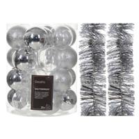 Kerstversiering set - zilver - kerstballen 6 cm en slingers- kunststof - Kerstbal