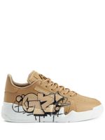 Giuseppe Zanotti baskets en cuir à plaque logo - Tons neutres - thumbnail