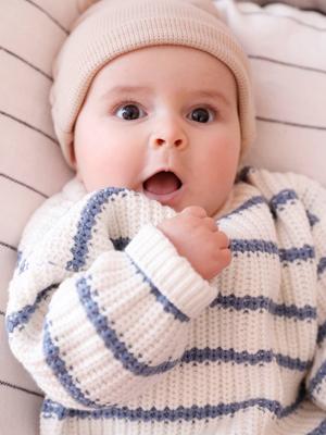 Marine trui voor baby's met opening aan de achterkant blauw Marine trui voor baby's met opening aan de achterkant blauw