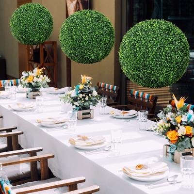 2 Kunstmatige Buxusbollen Decoratieve Ballen voor Binnen en Buiten Kunstmatige Plantenbollen voor Terras Voordeur Balkon Bruiloftsdecoratie