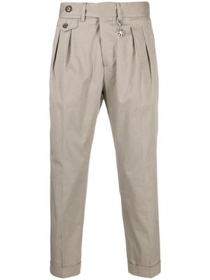 Manuel Ritz pantalon court à détails plissés - Tons neutres