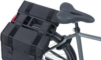 Basil tour dubbele fietstas - waterafstotend - 28l - zwart