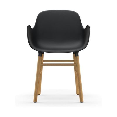 Normann Copenhagen Form armstoel Black vierpoot eikenhout