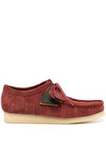 Clarks Originals chaussures Wallabee en daim à lacets - Rouge