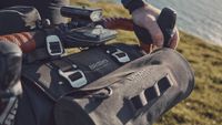 Brooks Scape pouch black kleine waterdichte stuurtas voor fietsers - thumbnail