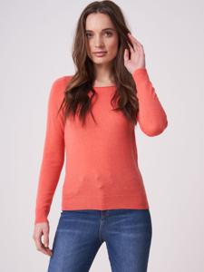 Basic fijngebreide boothals trui van biologisch cashmere