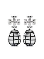 Tory Burch boucles d'oreilles pendantes à plaque logo - Argent