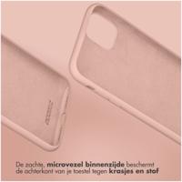 Accezz Liquid Silicone Backcover voor Samsung Galaxy S25 Plus Telefoonhoesje Roze